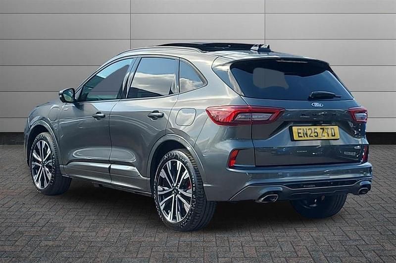 Second-hand Ford Kuga ST-Line X 243 CP (178 kW) 2025 Magnetic SUV