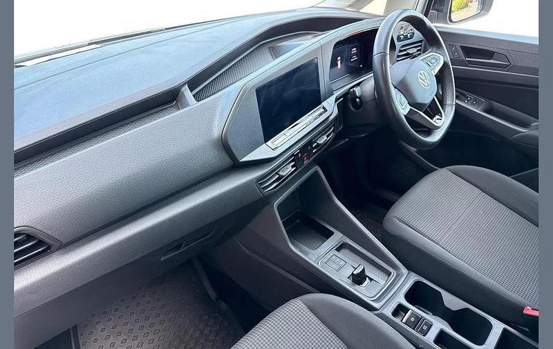 Usado VW Caddy 120 HP (88 kW) 2025 Prateado Monovolume