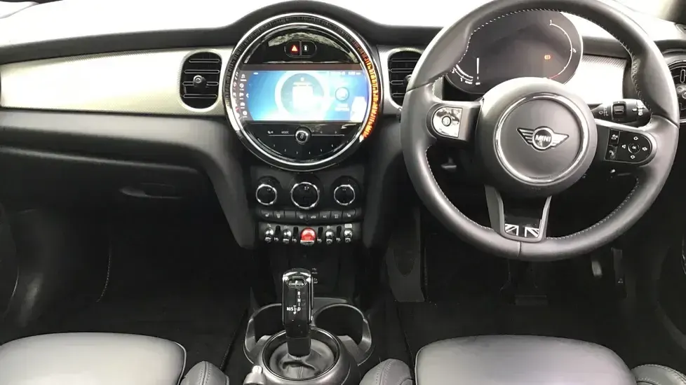 Usado Mini Cooper Exclusive 134 CV (98 kW) 2024 Azul Utilitario