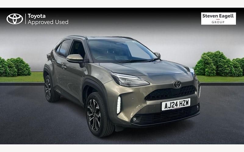 Used 2025 Toyota Yaris Hybrid Design Estate | £22,226 (Good price) - Image 1/3