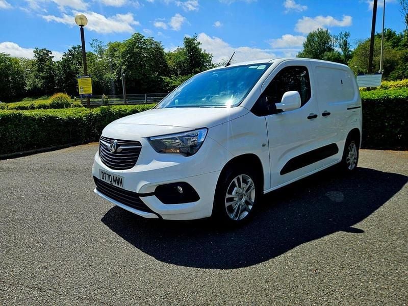 Used Vauxhall Combo Sportive 100 HP (73 kW) 2021 White Van