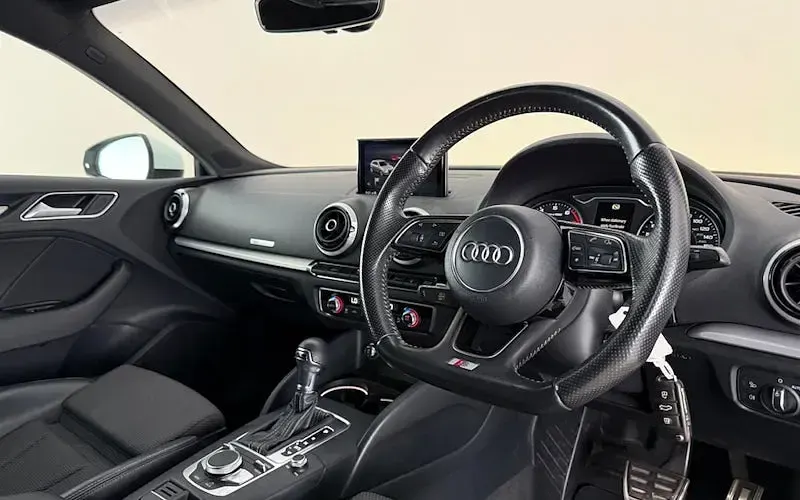 Used Audi A3 Sportback S-Line 150 HP (110 kW) 2016 White Hatchback