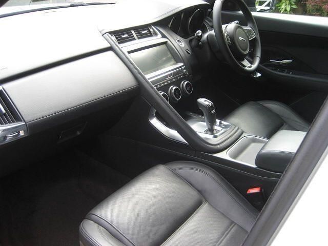 Usado Jaguar E-Pace S 150 HP (110 kW) 2018 Branco SUV