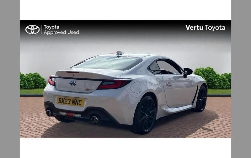Used Toyota GR86 235 HP (172 kW) 2023 White Coupe