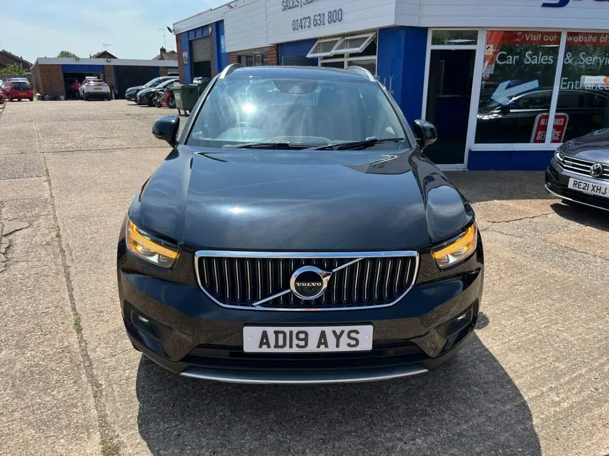Used Volvo XC40 Inscription 163 HP (119 kW) 2019 Black SUV