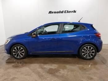 Used Renault Clio V Evolution 145 HP (106 kW) 2023 Blue Hatchback