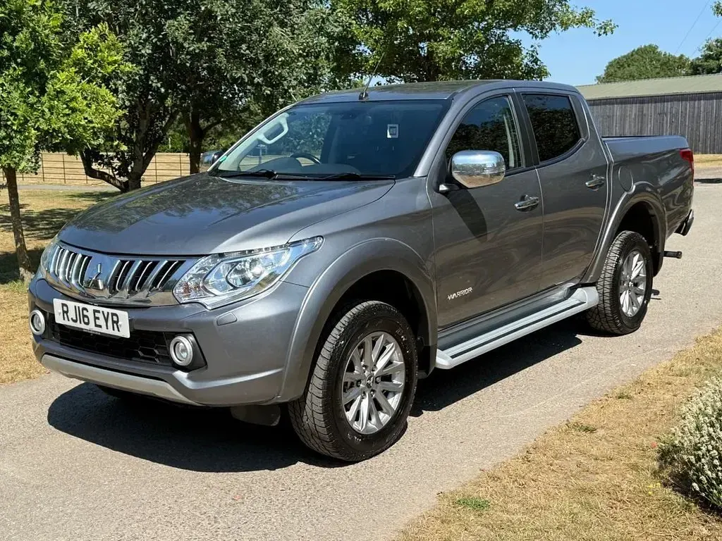 Used Mitsubishi L200 Warrior 178 HP (130 kW) 2016 Grey Pickup