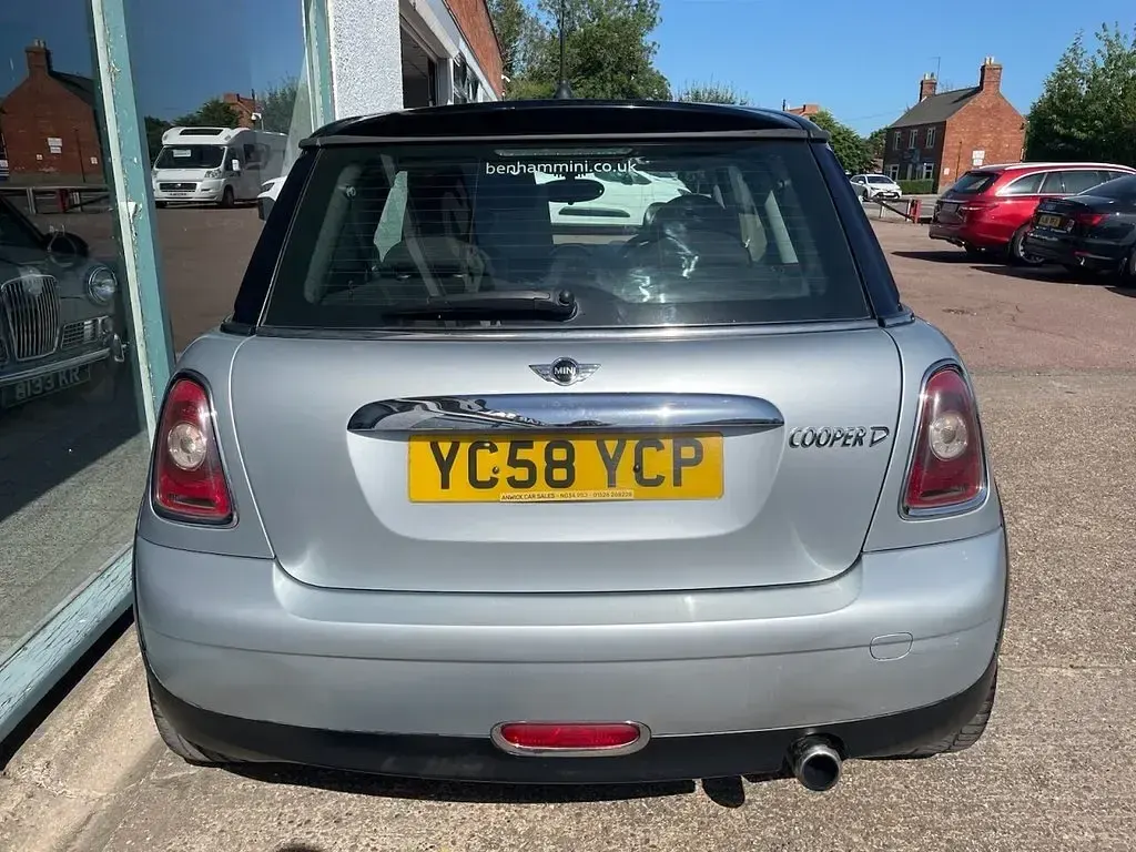 Used Mini Cooper D Hatch 110 HP (80 kW) 2008 Silver Hatchback