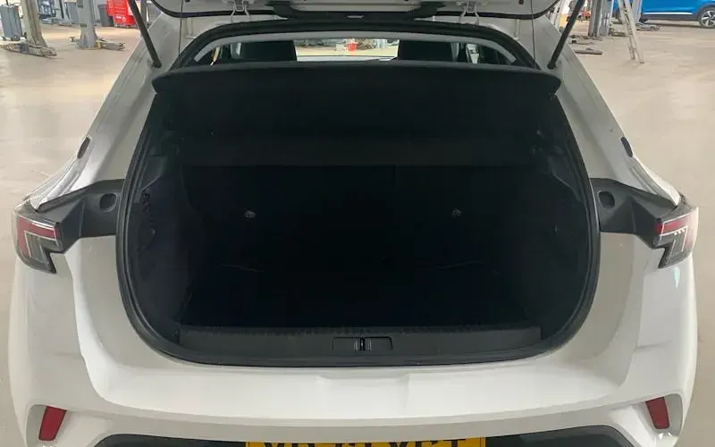 Used Vauxhall Mokka Design Edition 101 HP (74 kW) 2023 White SUV