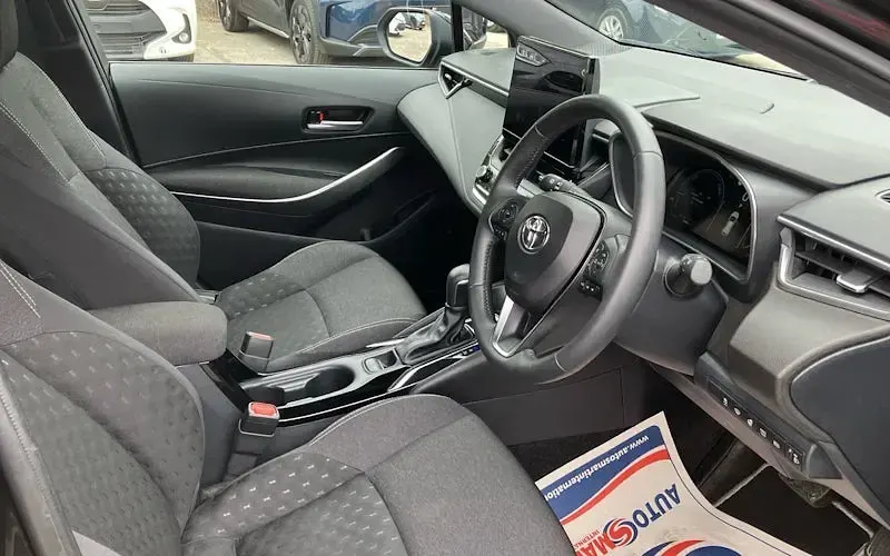 Used Toyota Corolla 140 HP (102 kW) 2025 Black Estate