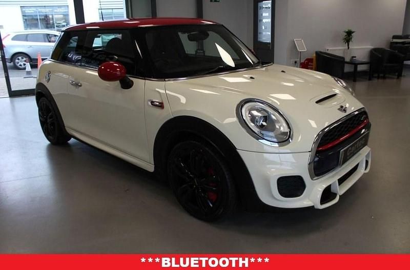 Used Mini John Cooper Works Hatch 231 HP (169 kW) 2017 White Hatchback