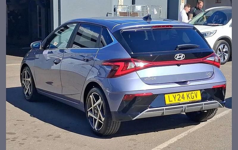 Used Hyundai i20 Ultimate 99 HP (72 kW) 2024 Blue Hatchback