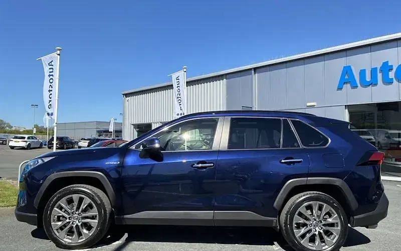 Usado Toyota RAV4 222 HP (163 kW) 2025 SUV