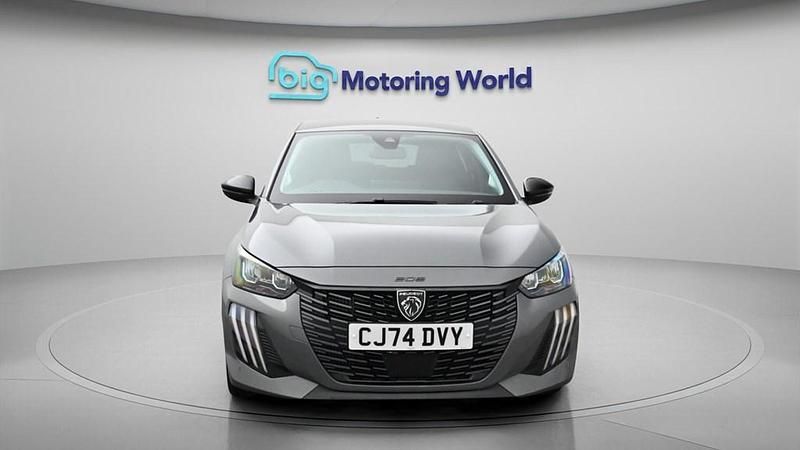 Used Peugeot 208 Allure 100 HP (73 kW) 2025 Grey Hatchback