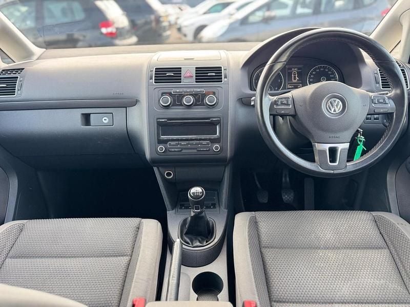 Used VW Touran SE 105 HP (77 kW) 2014 White MPV