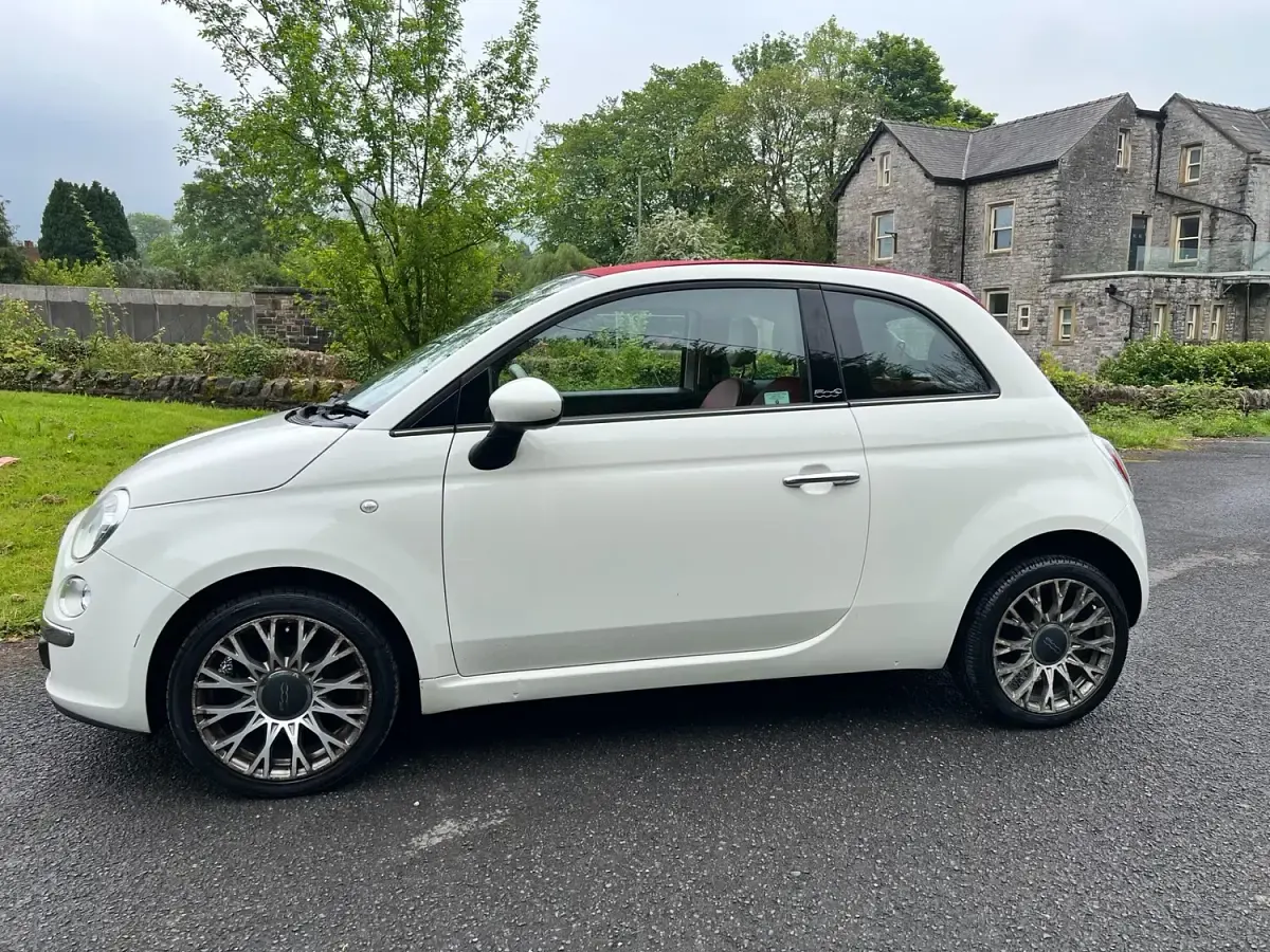 Used Fiat 500 Lounge 69 HP (50 kW) 2010 White Cabriolet