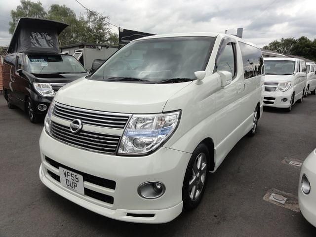 Used Nissan Elgrand 2009 White MPV