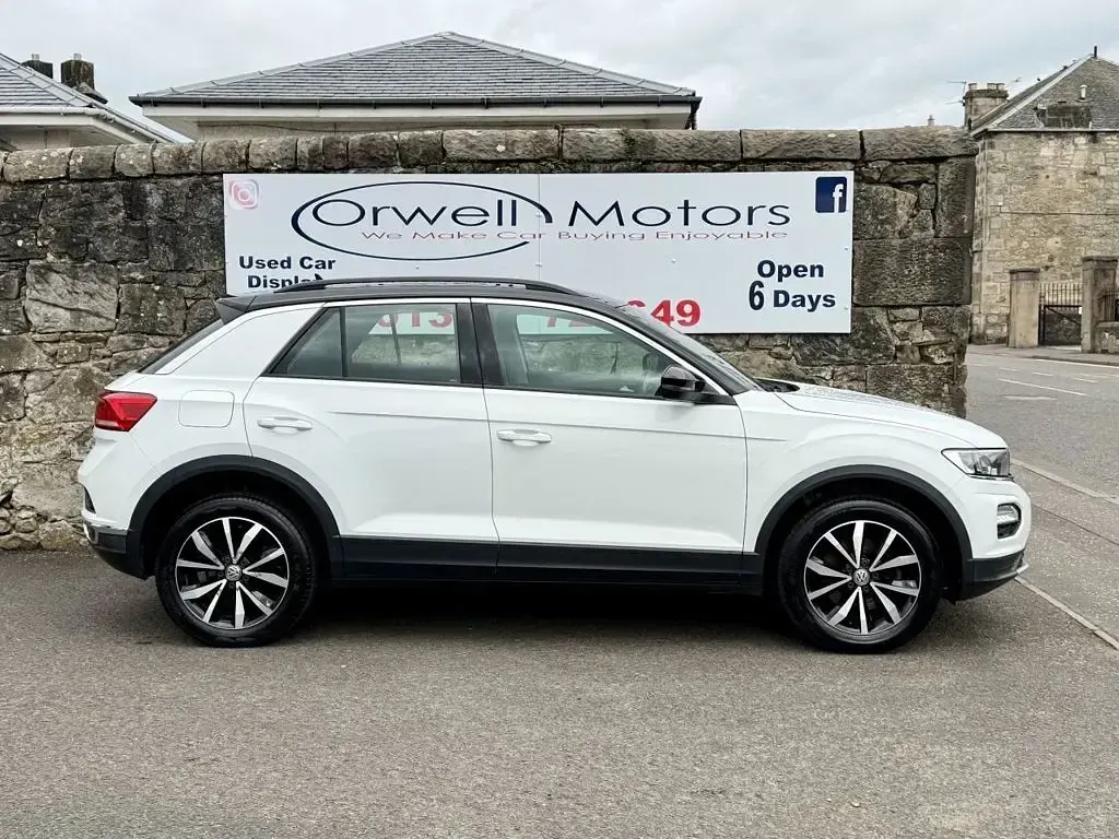 Used VW T-Roc SE 115 HP (84 kW) 2018 White SUV