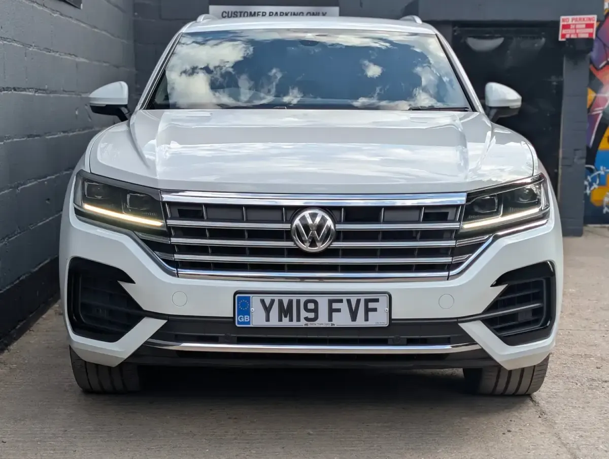Used VW Touareg R-line 286 HP (210 kW) 2019 White SUV