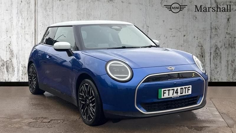Blue Used 2024 Mini Cooper SE Hatch Hatchback | £29,483 - Image 1/4