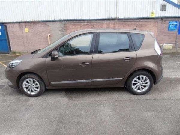 Bronze Used 2015 Renault Scénic III Dynamique MPV | £3,995 (Good price) - Image 1/1