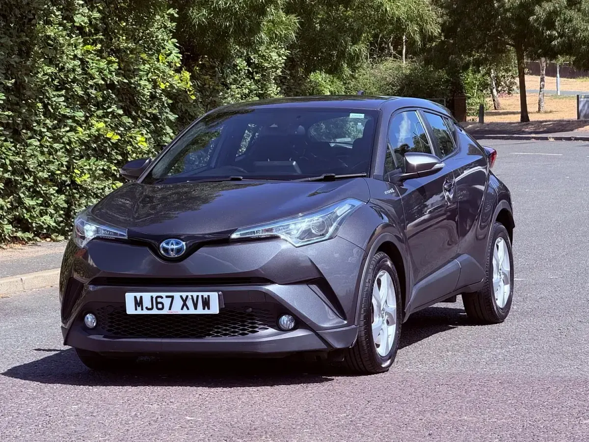 Used Toyota C-HR 122 HP (89 kW) 2018 Grey SUV
