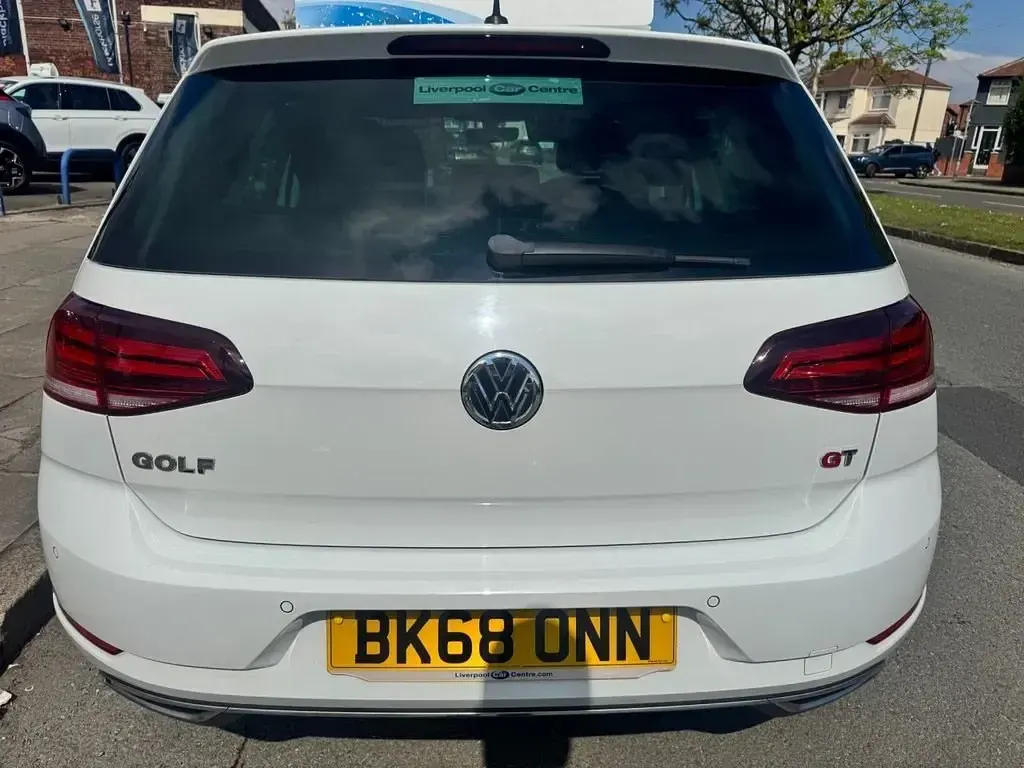 Używany VW Golf VII GT 150 KM (110 kW) 2018 Biały Hatchback