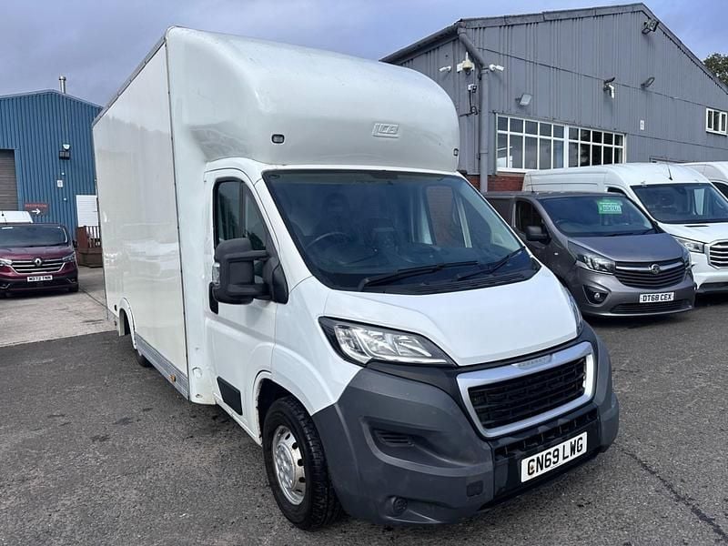 White Used 2019 Peugeot Boxer Van | £7,990 (Fair price) - Image 1/4