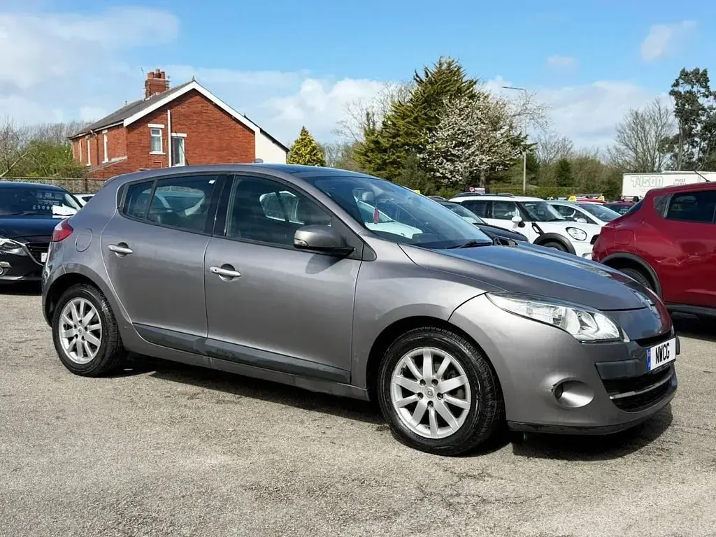 Used Renault Mégane Privilege 130 HP (95 kW) 2010 Grey Hatchback