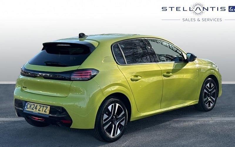 Used Peugeot 208 Allure 101 HP (74 kW) 2025 Hatchback