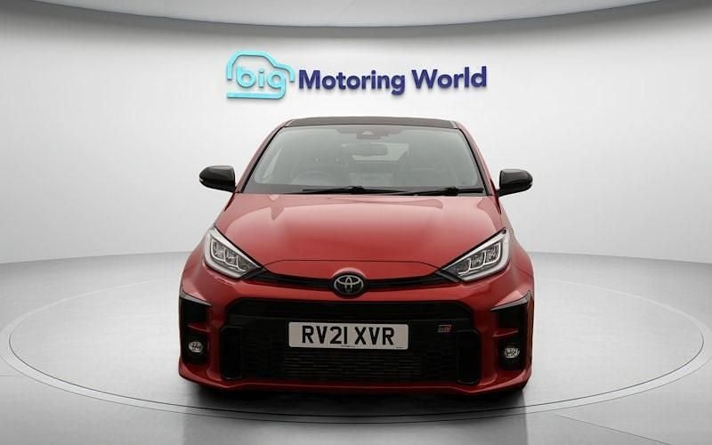 Used Toyota Yaris 261 HP (191 kW) 2021 Red Hatchback