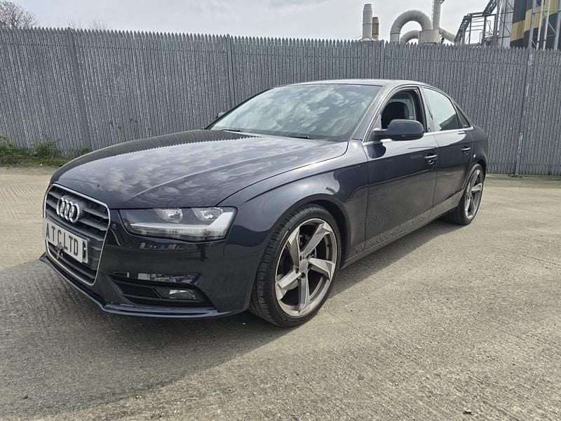 Używany Audi A4 2012 Niebieski Sedan/Limuzyna