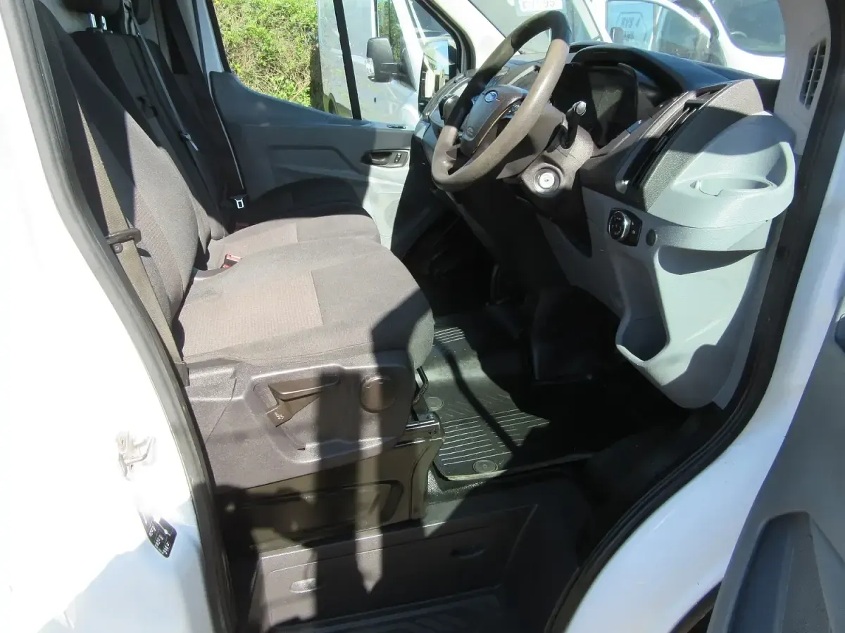 Used Ford Transit 100 HP (73 kW) 2015 White Van