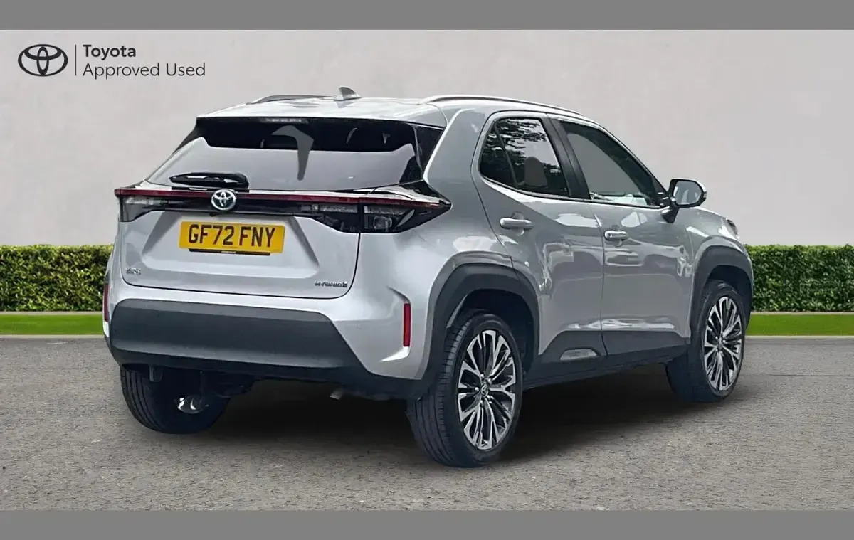 Used Toyota Yaris Cross 113 HP (83 kW) 2022 Silver SUV