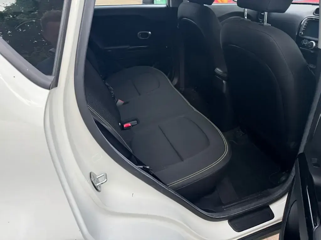 Used Kia Soul Plus 132 HP (97 kW) 2016 White SUV
