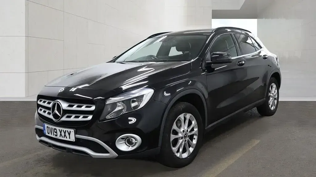 Used Mercedes GLA200 Executive 156 HP (114 kW) 2019 Black SUV