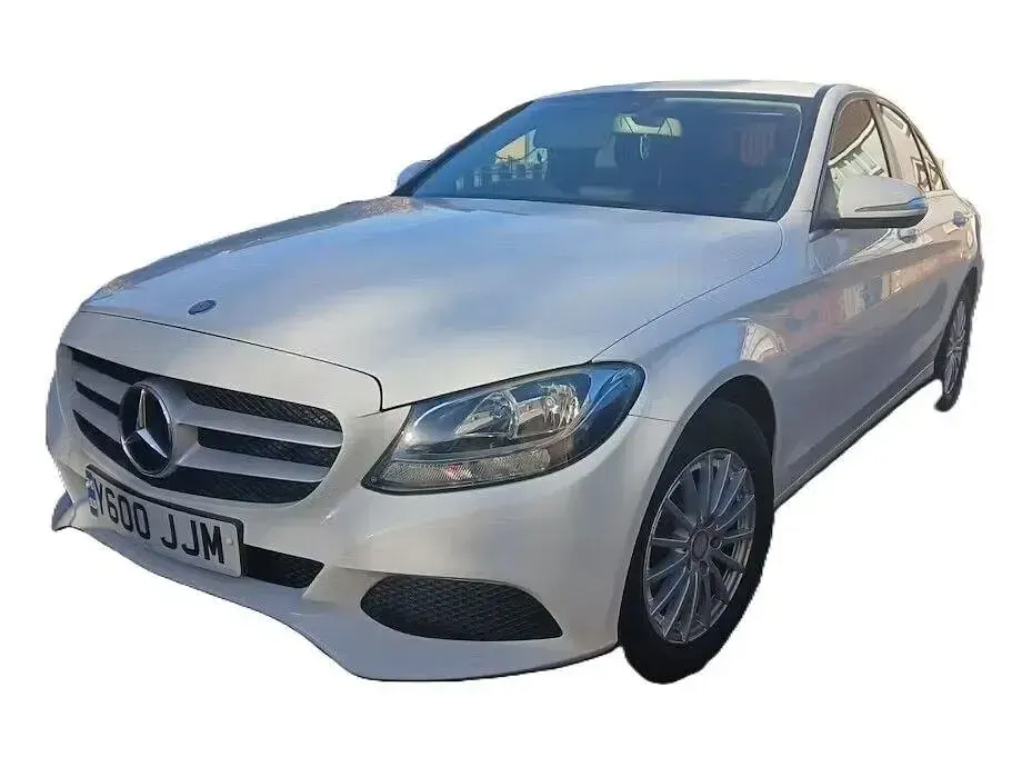 Usado Mercedes C220 SE 170 HP (125 kW) 2015 Branco Sedan