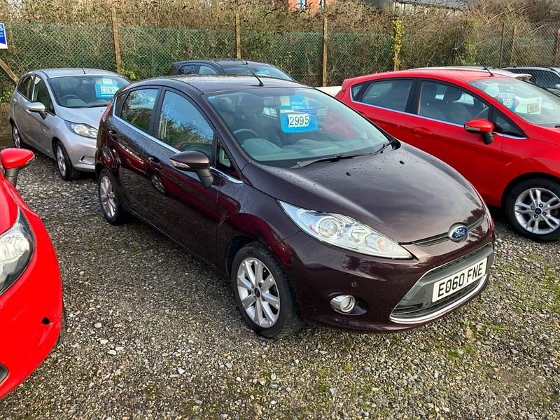 Used Ford Fiesta Zetec 96 HP (70 kW) 2010 Red Hatchback