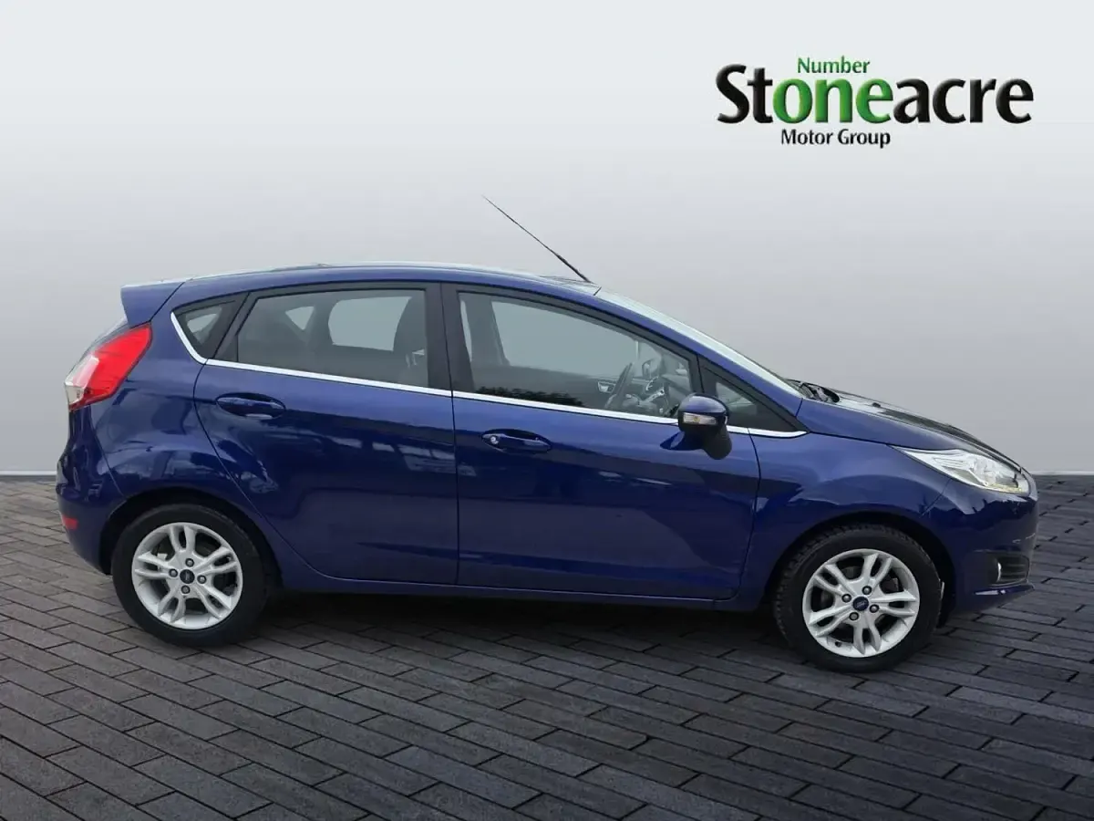 Used Ford Fiesta Zetec 82 HP (60 kW) 2017 Blue Hatchback