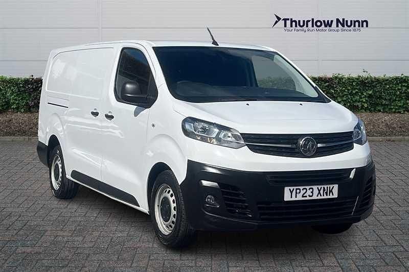 Used Vauxhall Vivaro 145 HP (106 kW) 2023 White MPV