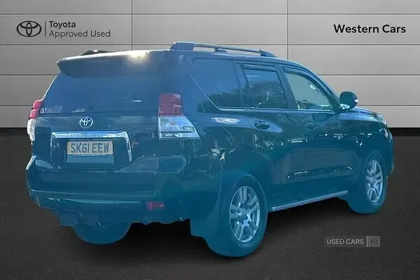 Used Toyota Land Cruiser 190 HP (139 kW) 2012 Black Estate
