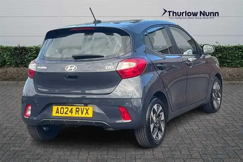 Gebraucht Hyundai i10 Advanced 63 PS (46 kW) 2024 Grau Kleinwagen