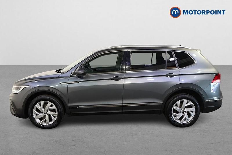 Used VW Tiguan Allspace Life 150 HP (110 kW) 2023 Grey SUV