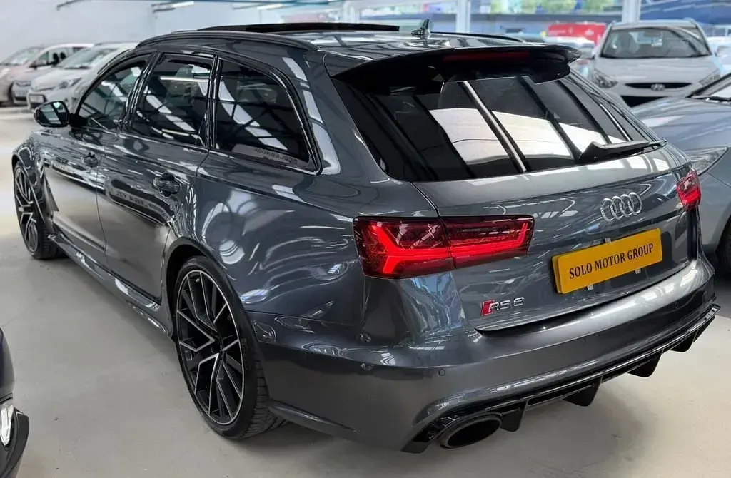 Begagnad Audi RS6 Performance 2017 Grå Kombi