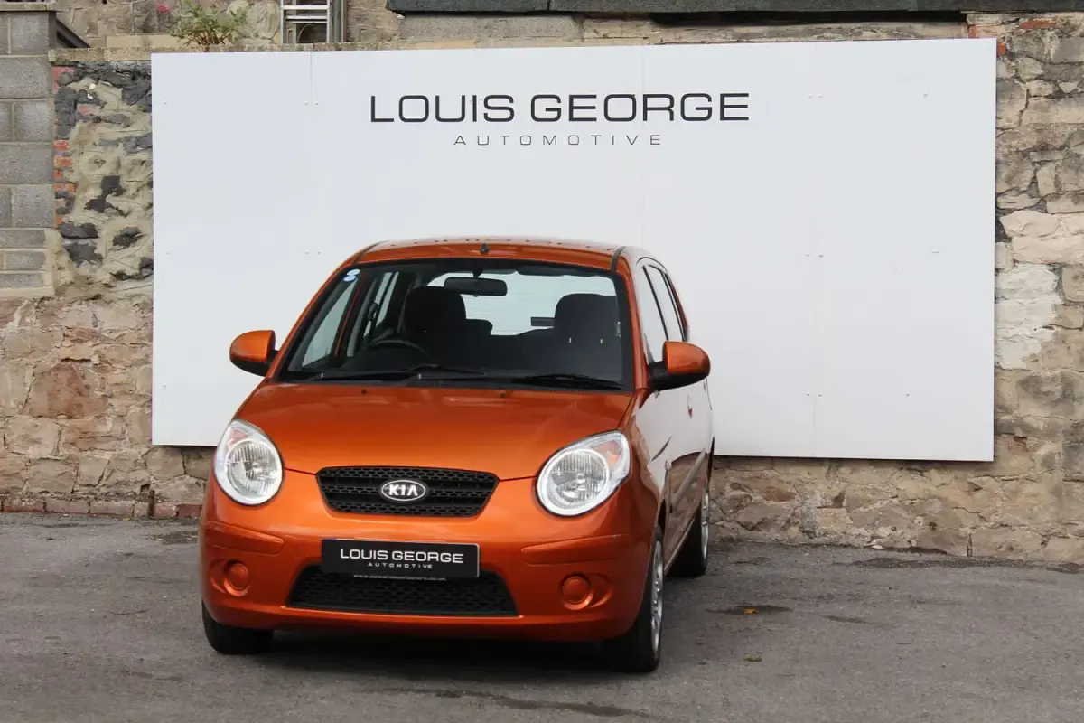 Used Kia Picanto 64 HP (47 kW) 2009 Orange Hatchback