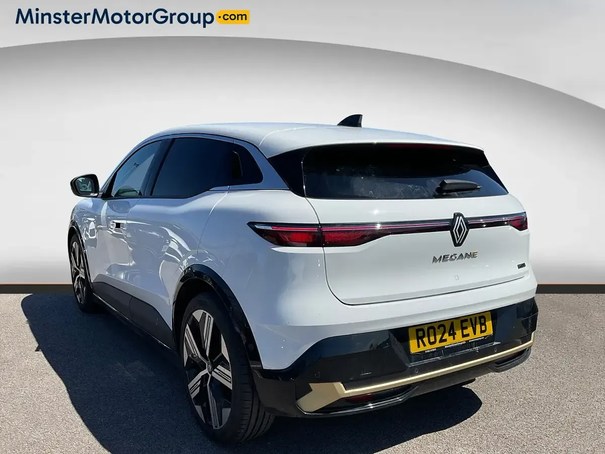 Used Renault Megane E-Tech Iconic 160 kW (218 HP) 2024 White Hatchback