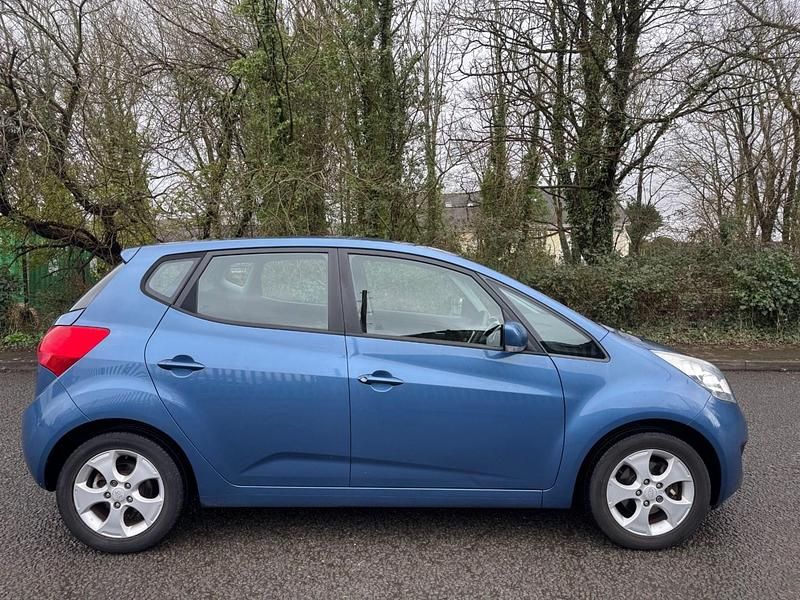 Used Kia Venga 123 HP (90 kW) 2013 Blue Hatchback