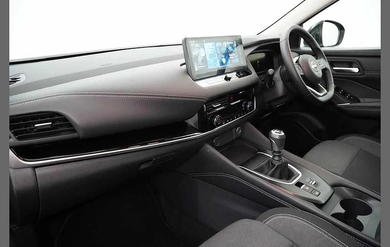 Used Nissan Qashqai N-Connecta 138 HP (101 kW) 2024 Red SUV