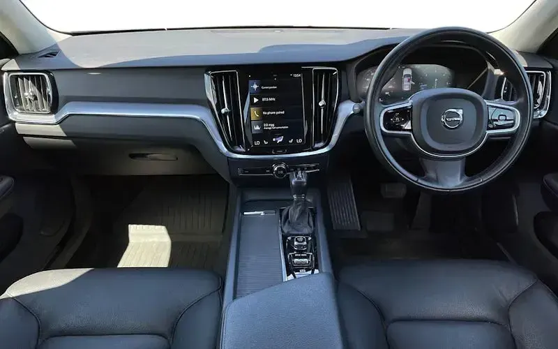 Used Volvo V60 Momentum 190 HP (139 kW) 2019 Estate
