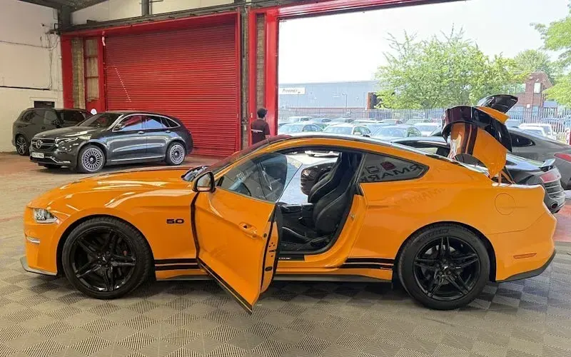 Used Ford Mustang GT Fastback 450 HP (330 kW) 2018 Orange Coupe